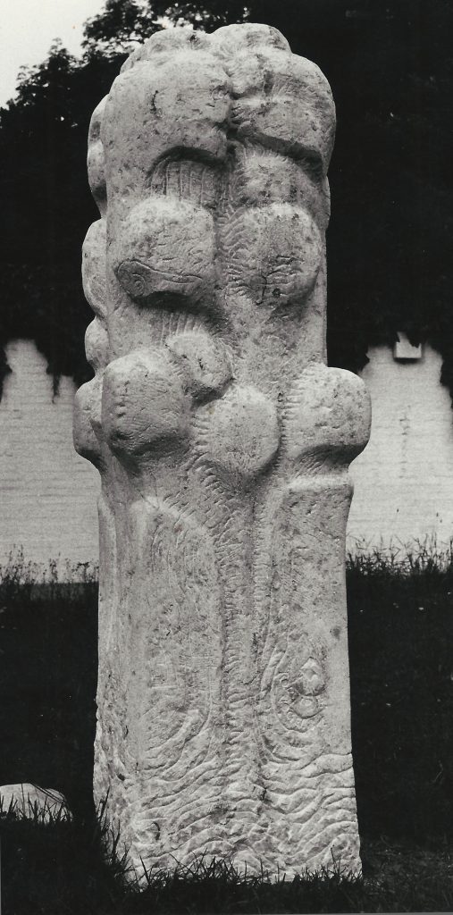 Monumentalpastik Kalkstein Roland Vogel
