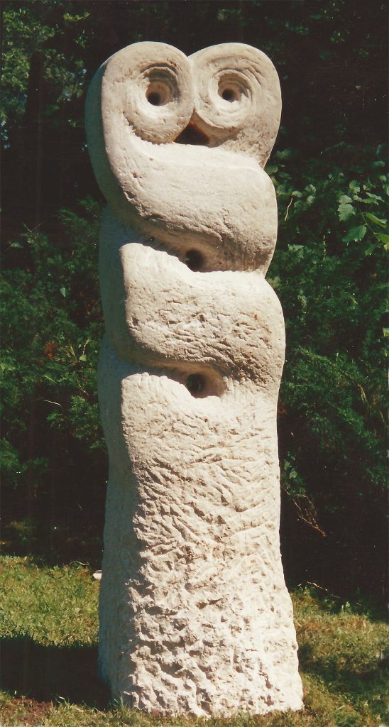 Stele-Kalkstein-von-Roland-Vogel