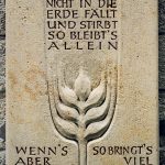 Schrifttafel-mit-Sinnspruch
