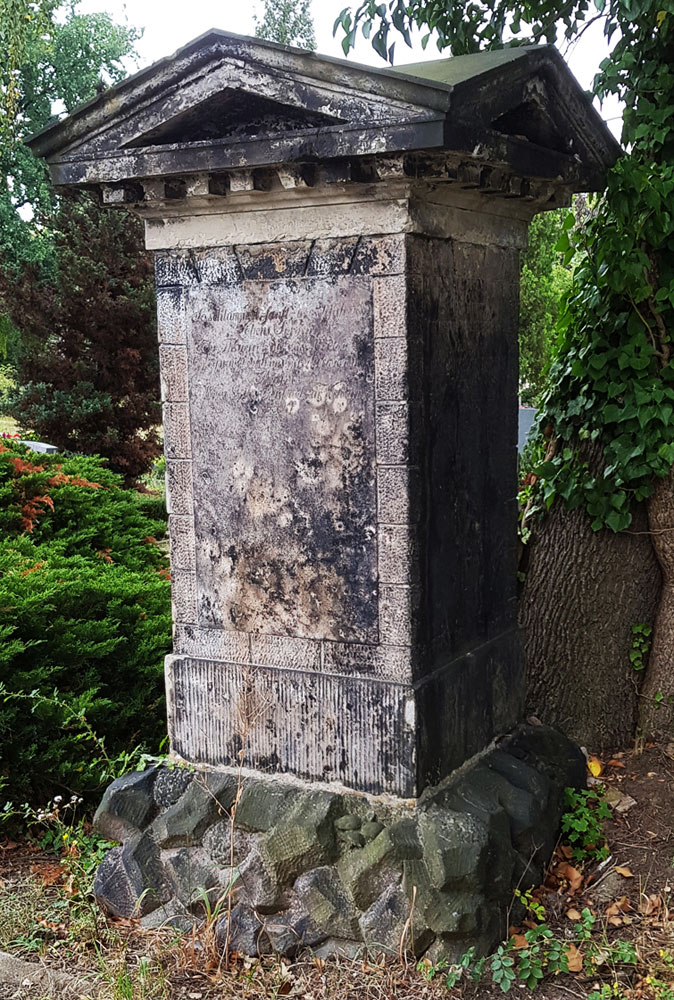 Historisches-Grabdenkmal